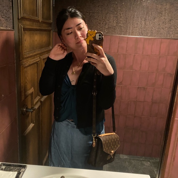 Meet your Posher, Hannah - Picture 2 of 3